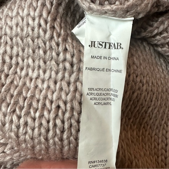 JustFab Gray Cowl Turtleneck Sweater with Ribbed Knit Texture - Picture 7 of 7